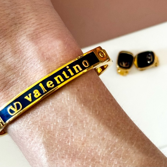 Vintage Valentino Garavani Bracelet & Earrings - Picture 6 of 7